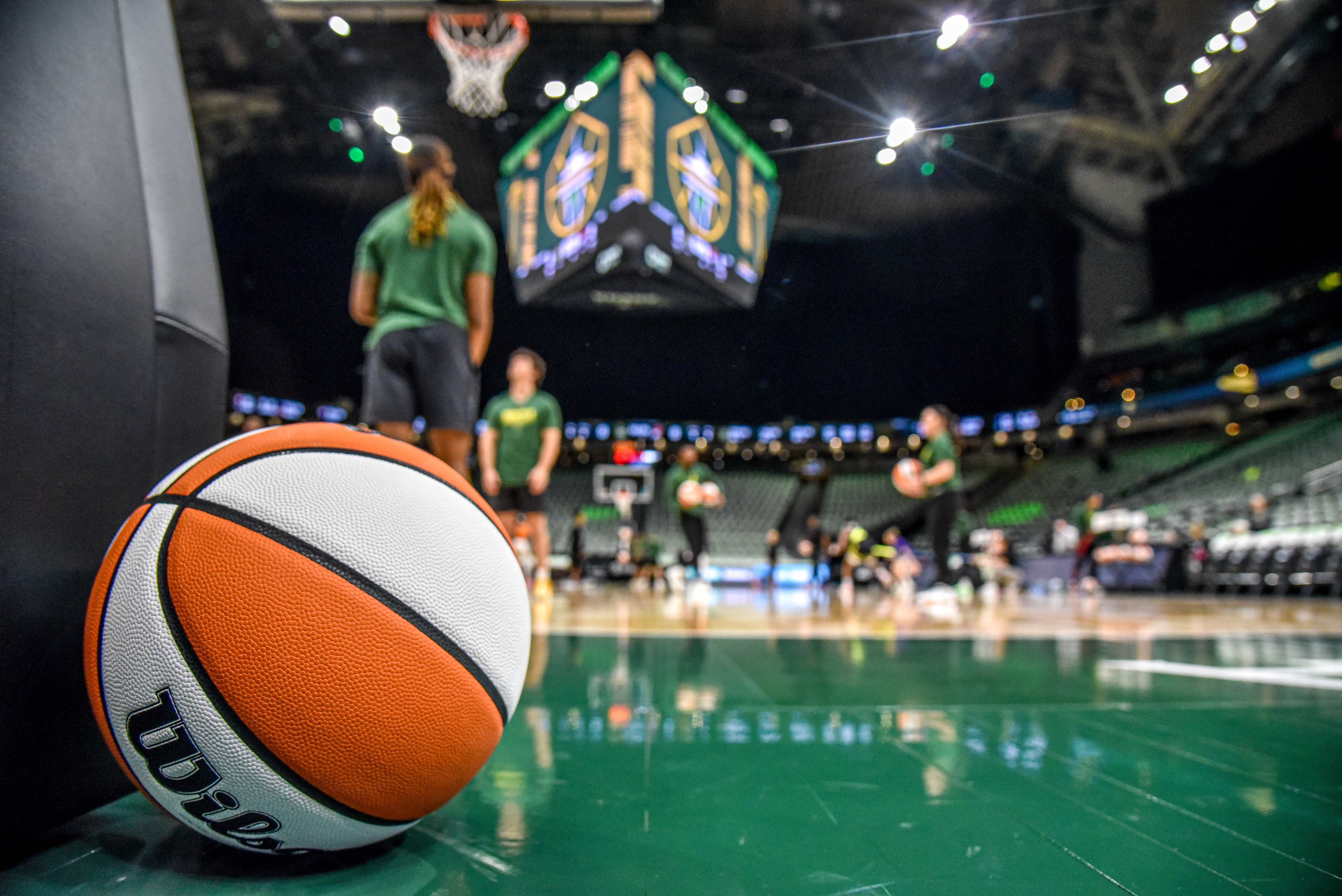 When the Obvious Story Creates Another Story in Sports Media